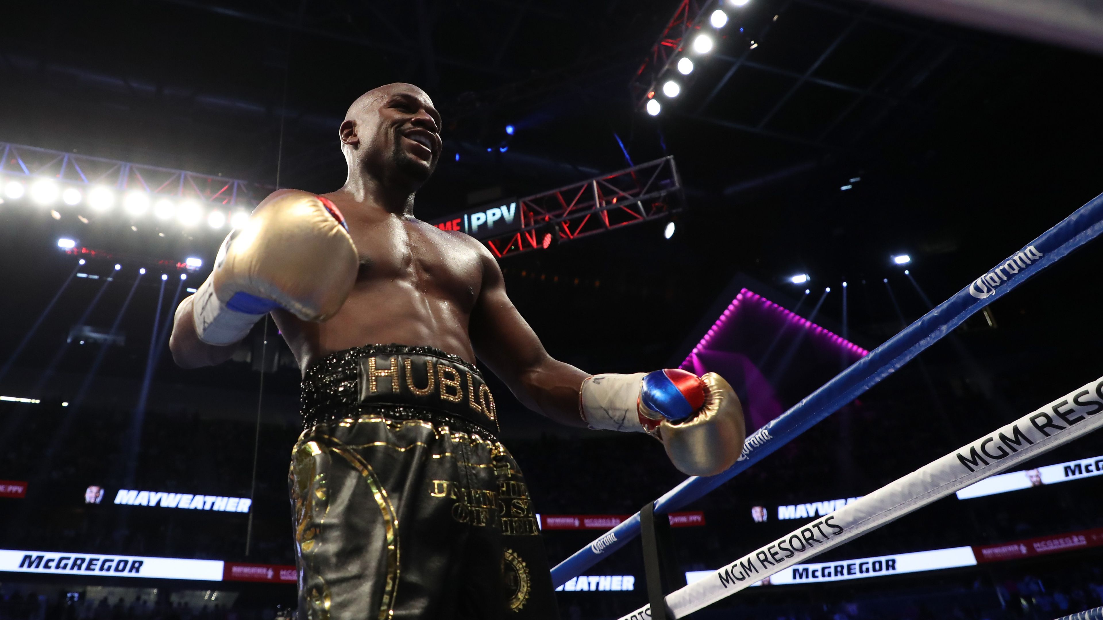 Mayweather 47 évesen sem tud leállni, most a hírhedt maffiavezér unokáját verte meg