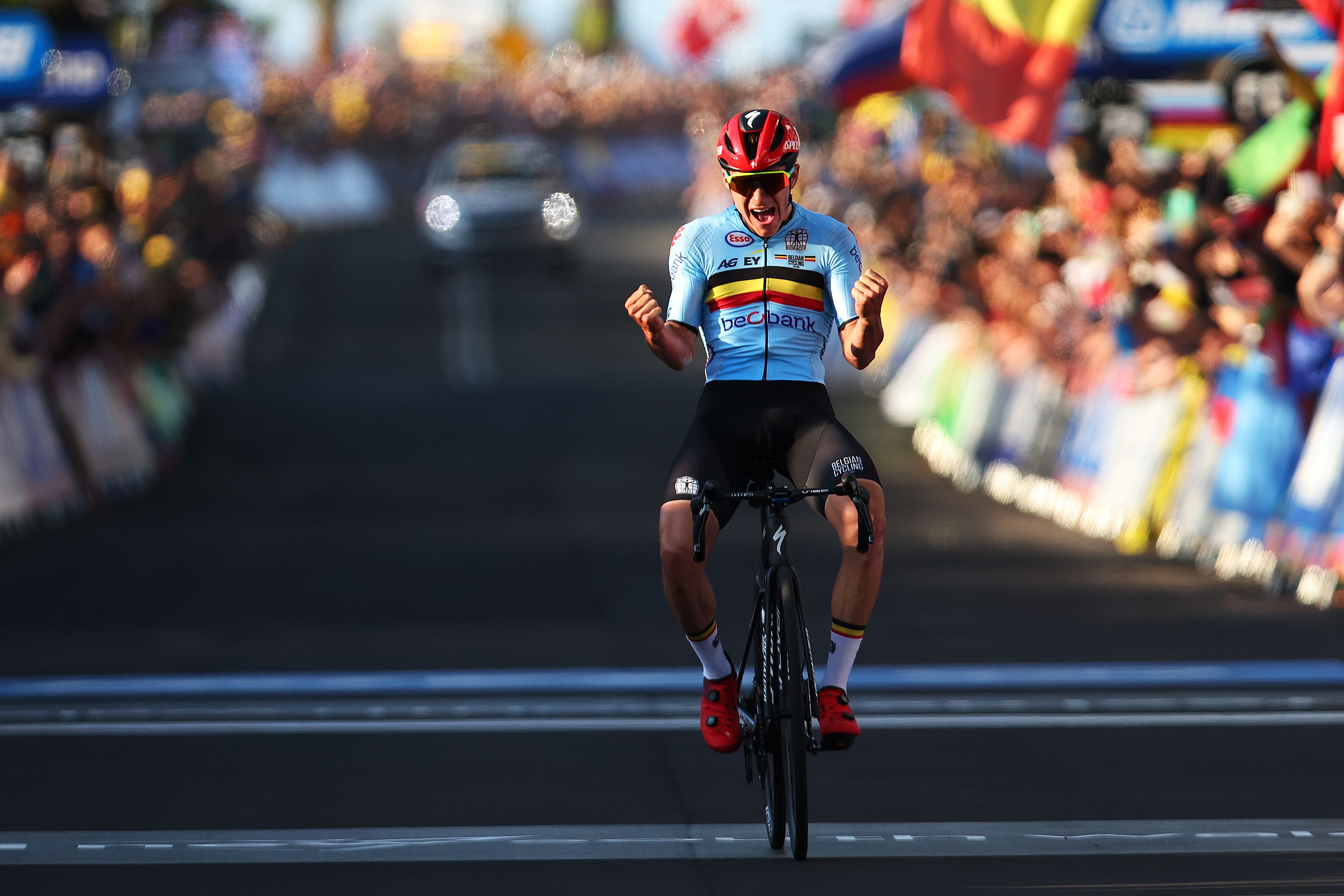 Remco Evenepoel nyerte a kerékpáros világbajnokság országúti versenyét