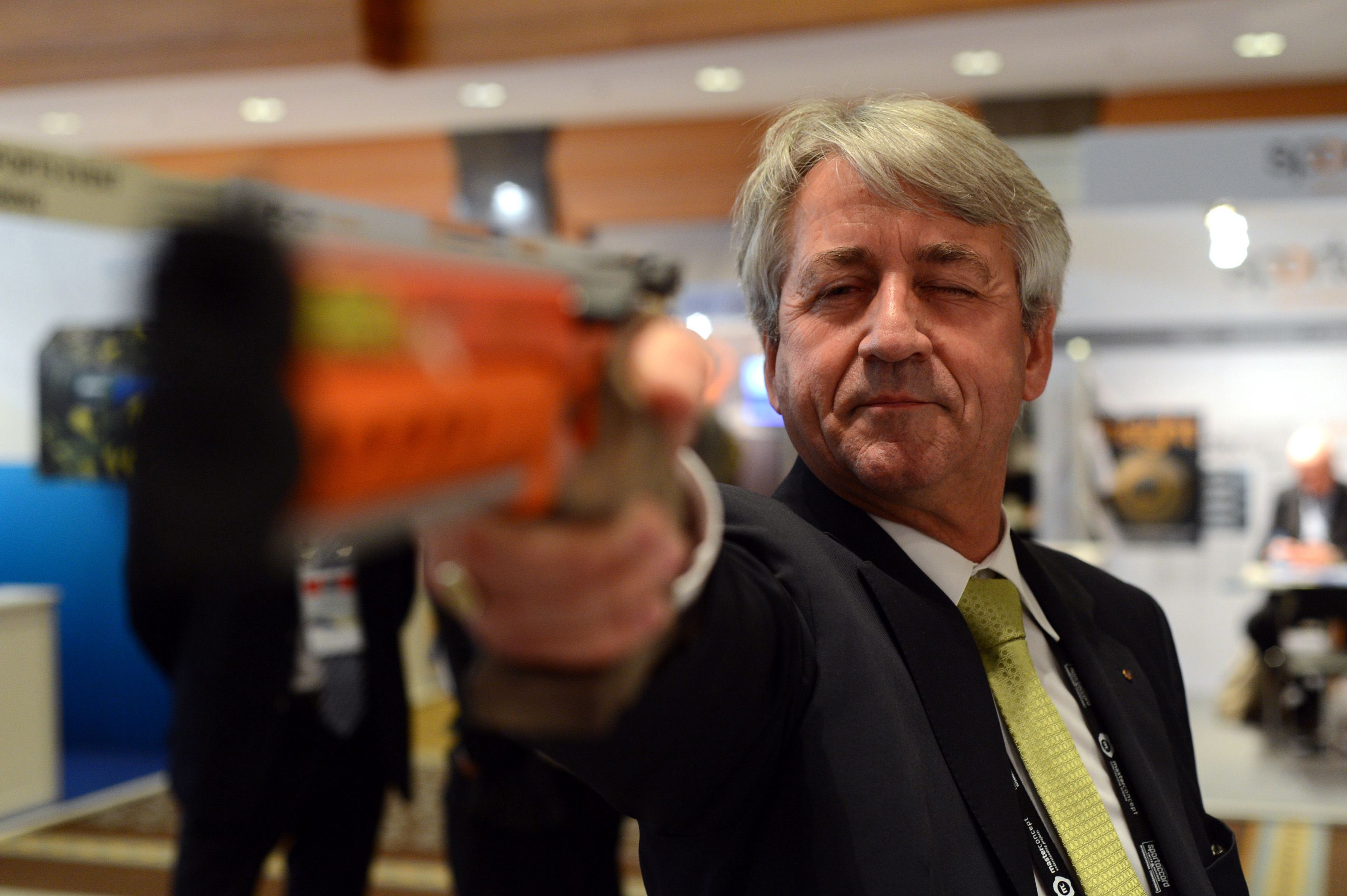 Ha kell, Schormann fegyvert szegez a szavazókra. Na jó, ez csak vicc, de az nem: a német elnök lehet, csak önmaga miatt harcol az öttusa olimpián tartásáért (Fotó: Getty Images)