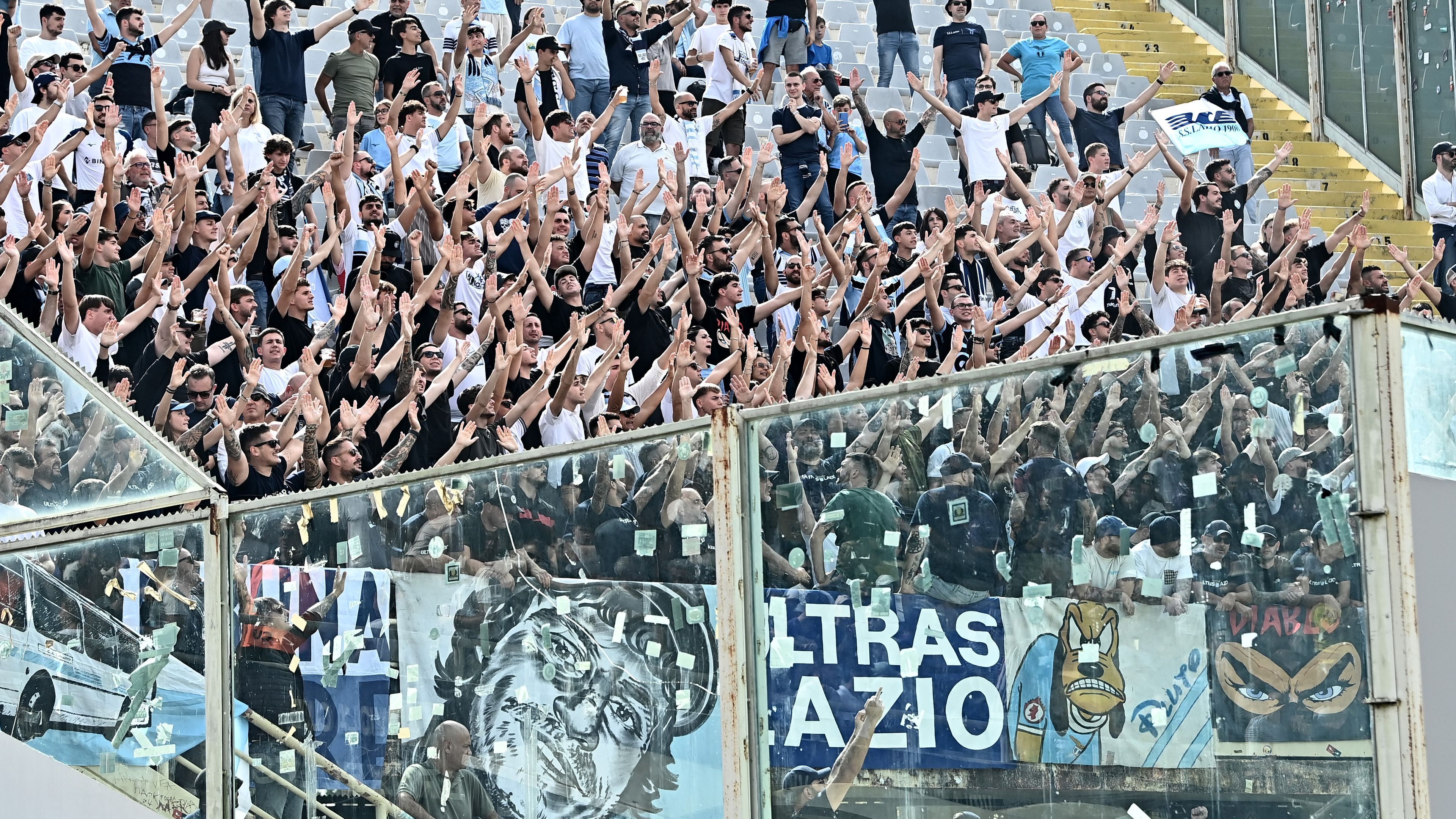 Több tucat szurkolót tartóztattak le az Európa-liga-meccs előtt