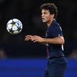 Öröm Párizsban: Hamarosan visszatérhet a PSG középpályása