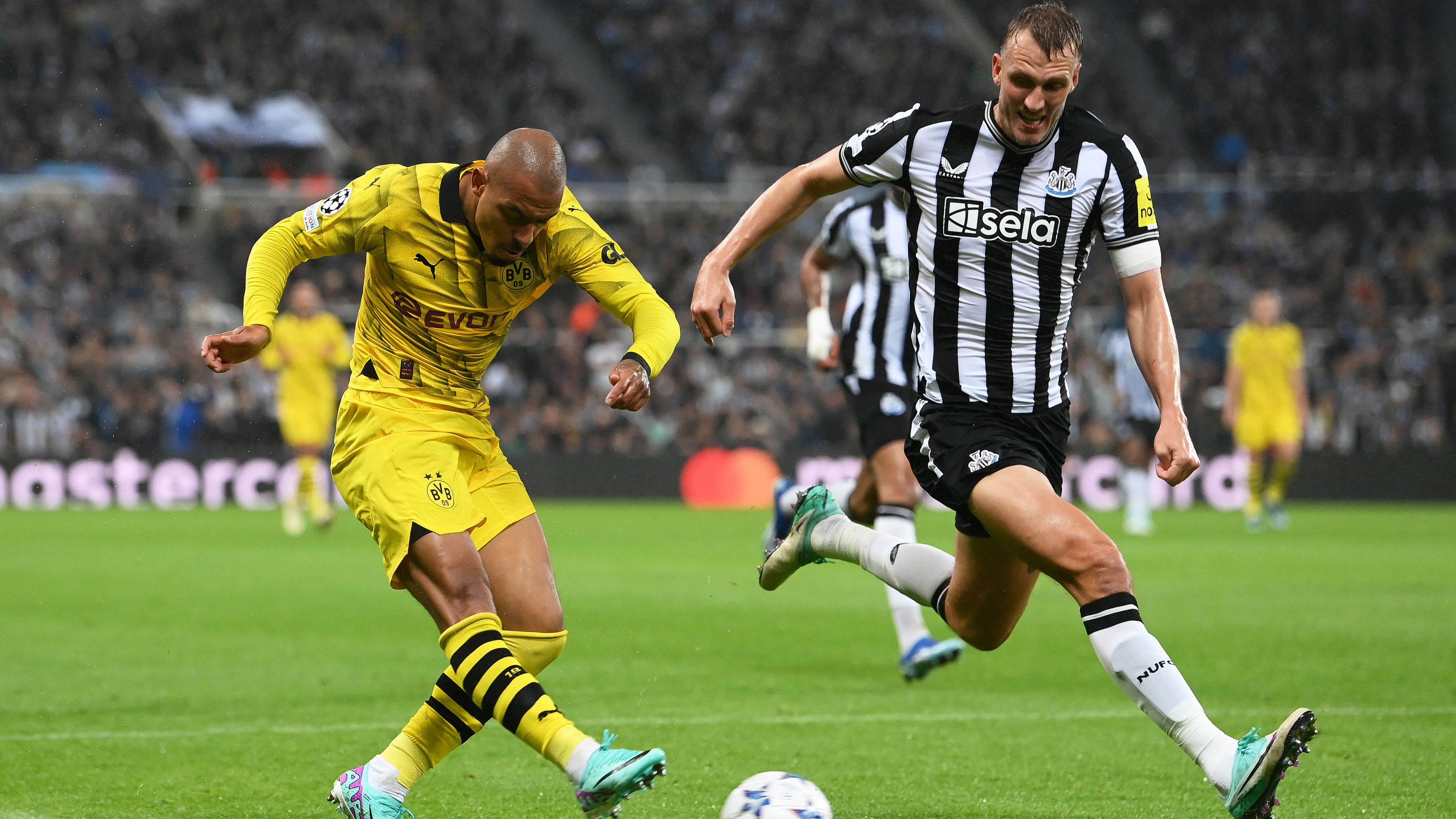 A Dortmund nyert a Newcastle otthonában, és a három ponttal a második, továbbjutást érő helyre ugrott a halálcsoportban