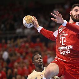 A Camp Nou kezdőkörében ünnepelték a Veszprém klasszisát – exkluzív interjú Ludovic Fabregasszal, videóval