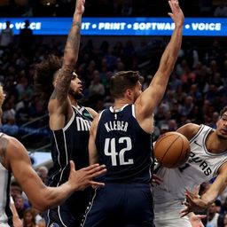 Ezt meg hogy dobta be? Foghatatlan az NBA „űrlénye”