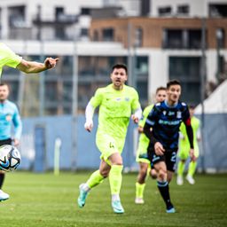 Eppel tizenegyesből szerzett gólt a Legia ellen – videóval