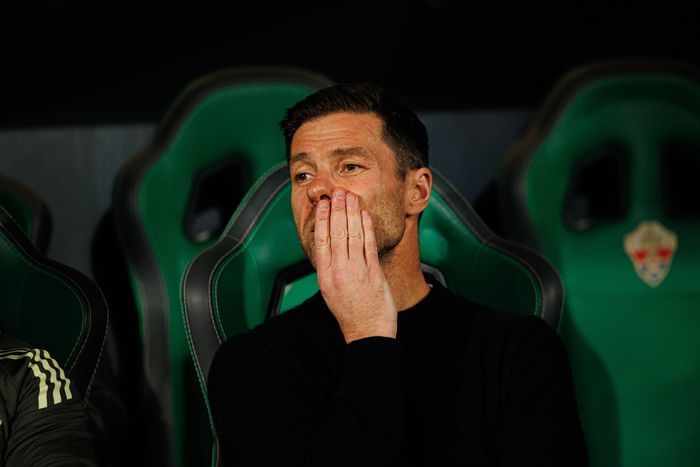 Nehéz helyzetben Xabi Alonso