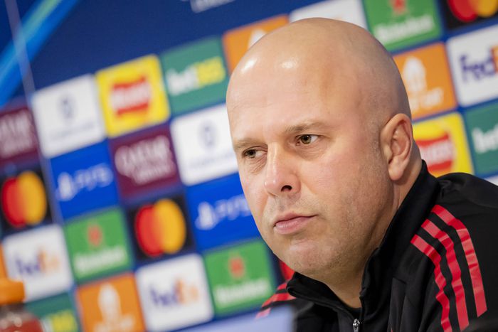 Arne Slot szerint nevetségesek a menesztésével kapcsolatos pletykákra