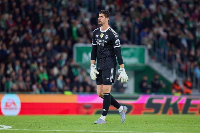 Thibaut Courtois szerint tiszteletlenség összehasonlítani Alonsót és Ancelottit