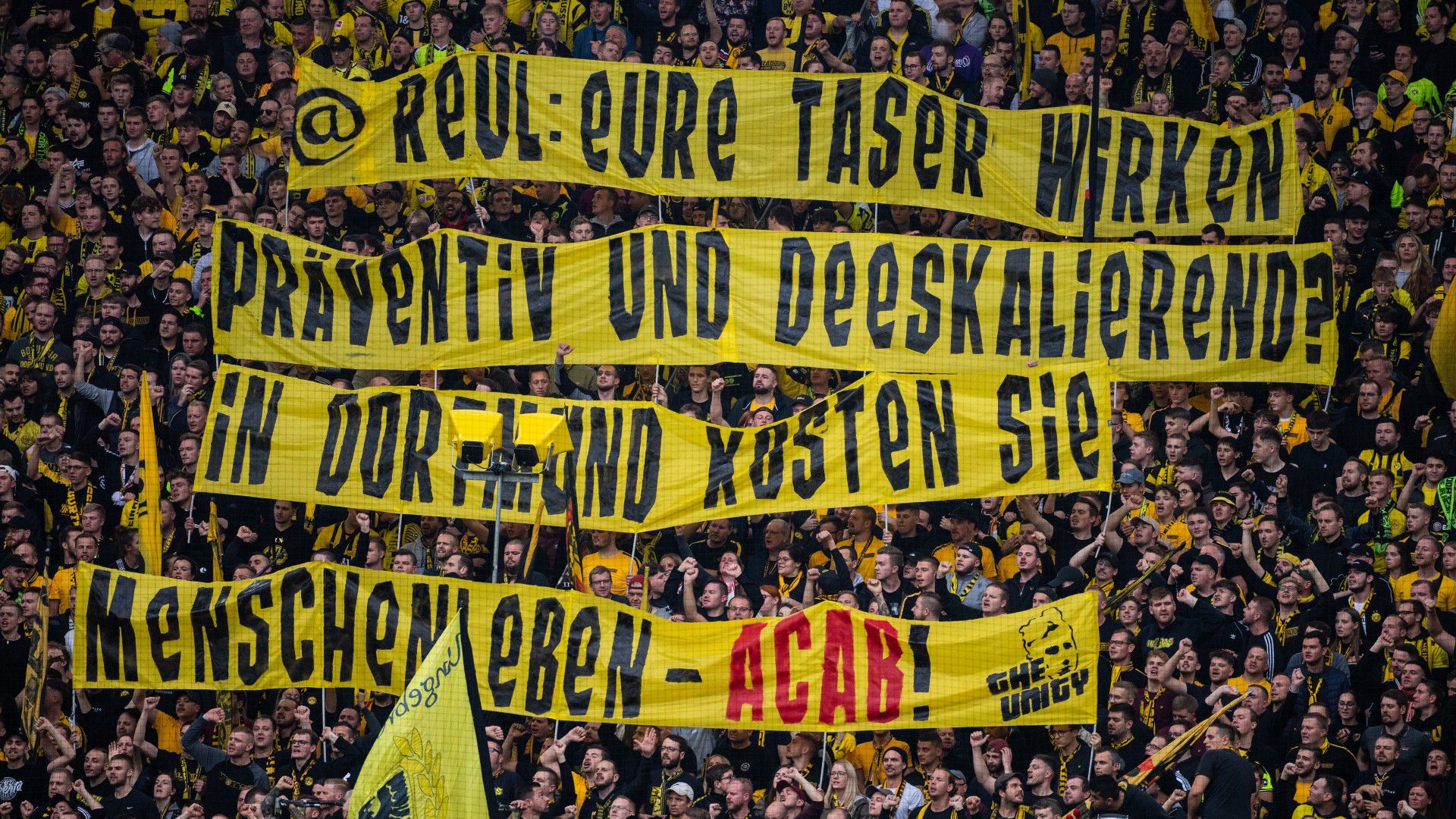 A Borussia Dortmund szurkolói is többször felszólaltak a rendőrök ellen
