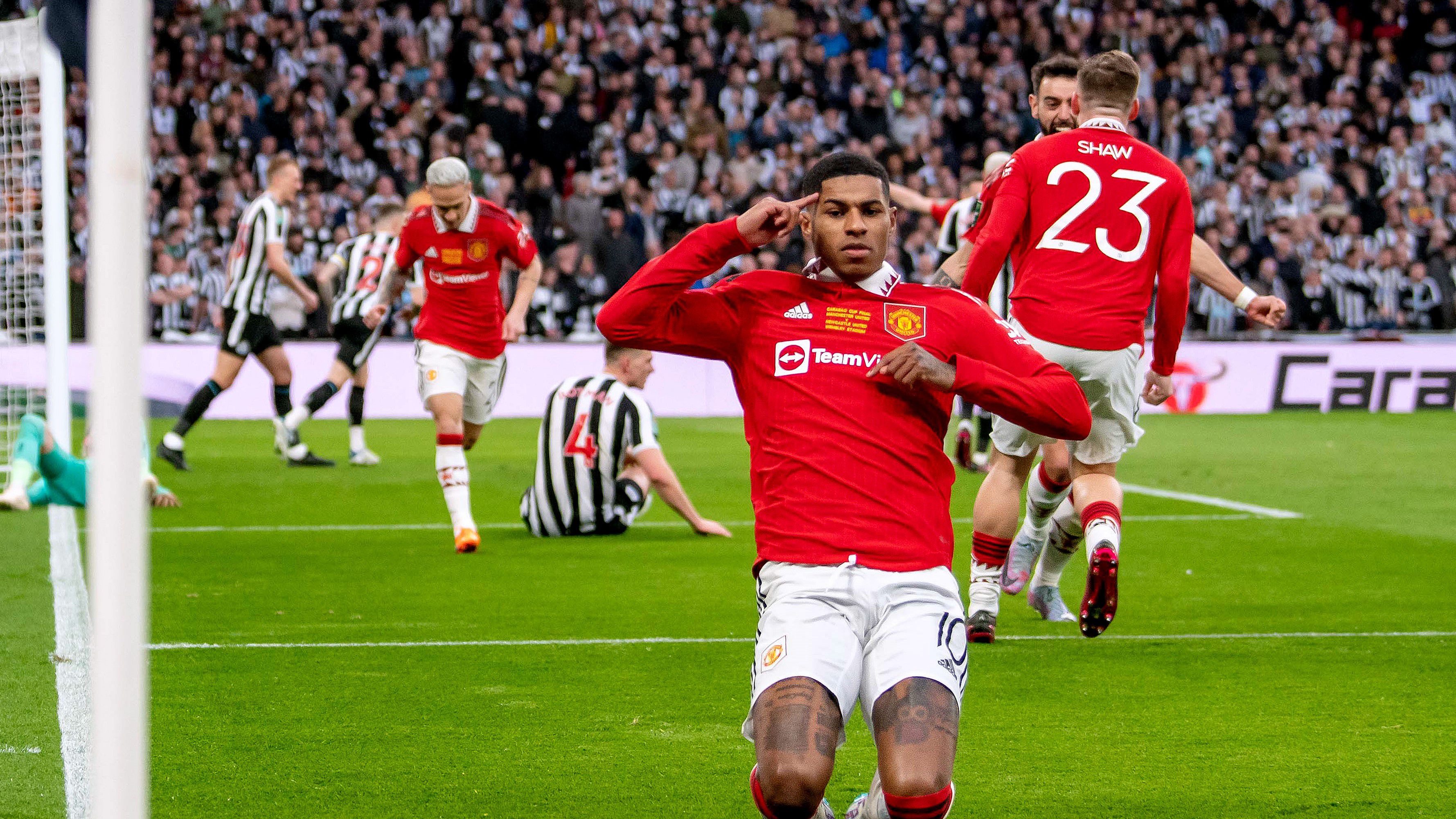 Hiába küzdött a Newcastle, a Manchester United vitte haza a Ligakupát– videóval
