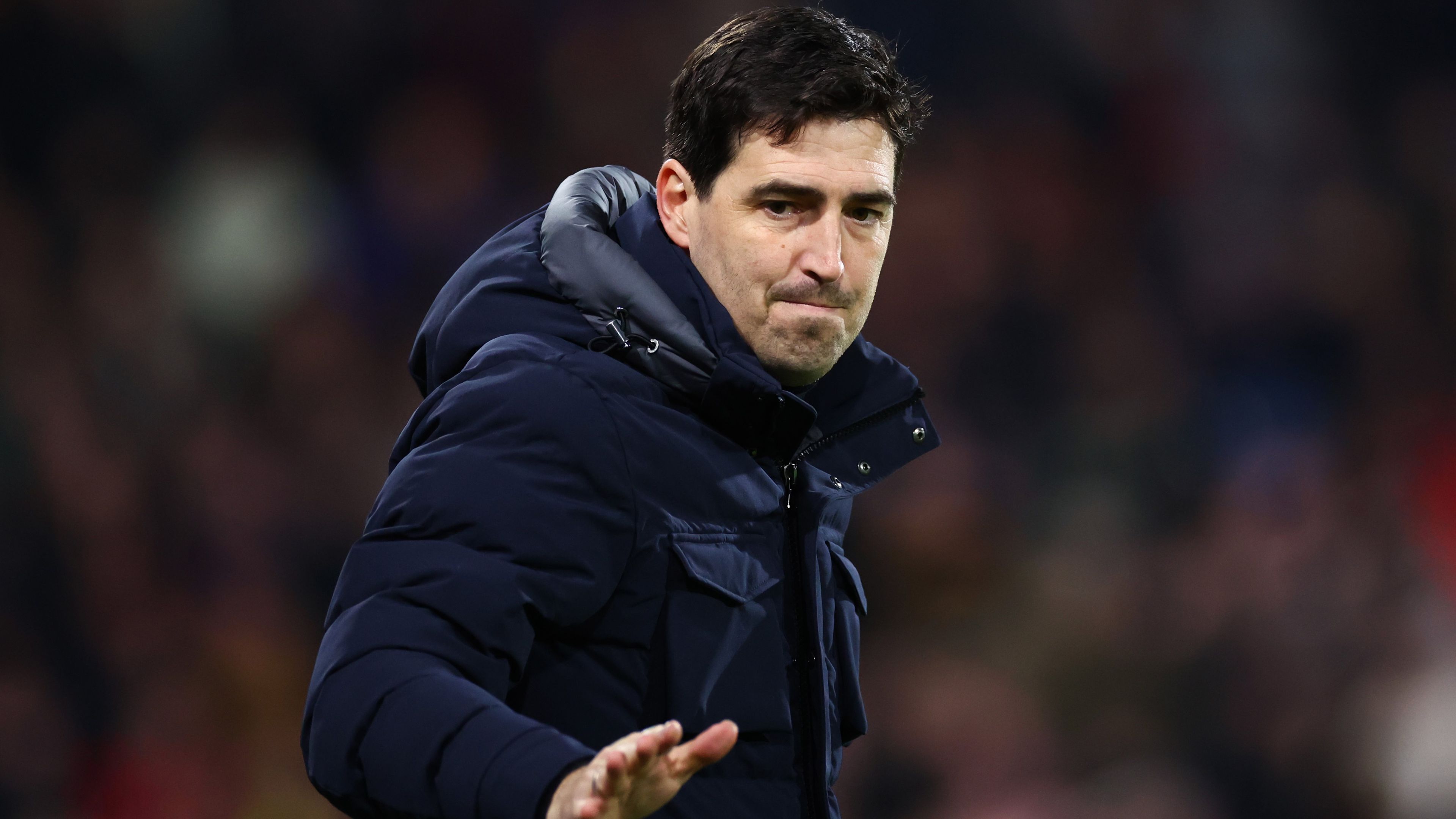 Andoni Iraola egy ideig még nem számíthat Lloyd Kellyre, így a védelem bal szélén ismét Kerkez Milos kaphat lehetőséget a Bournemouth-ban