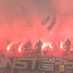 Összeverekedtek a Fradi és az Újpest szurkolói – videóval