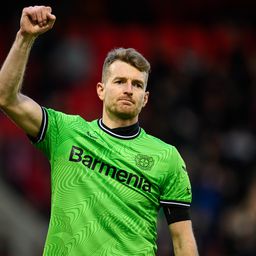 Lukas Hradecky a bajnoki cím megszerzésében és Xabi Alonso maradásában is bízik