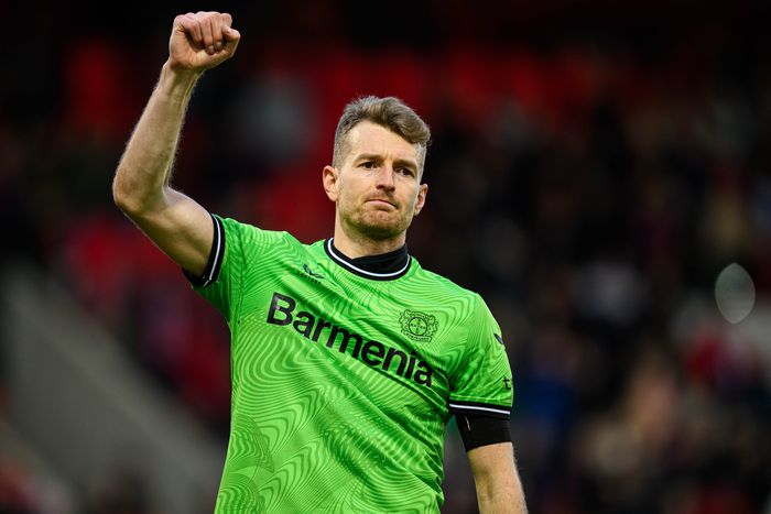 Lukas Hradecky a bajnoki cím megszerzésében és Xabi Alonso maradásában is bízik