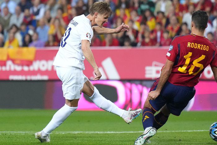 Martin Ödegaard nem érti, miért nem járt tizenegyes Rodri elkésett belépője után