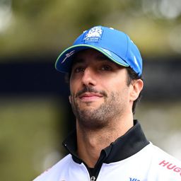 Ricciardo átadja a helyét Japánban