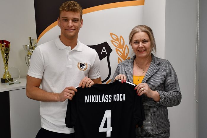 Magyar válogatott feladót igazolt a DEAC