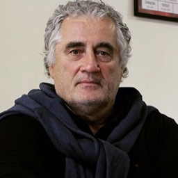 „Én voltam a legkisebb, és bezavartak a kapuba” – Katzirz Béla 70 éves!
