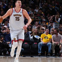 Nikola Jokics győzelemre és továbbjutásra vezette a Denvert