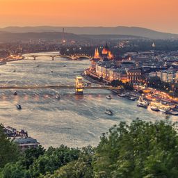 Budapestre költözik a Nemzetközi Úszószövetség központja