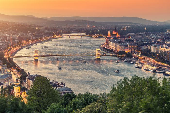 Budapestre költözik a Nemzetközi Úszószövetség központja