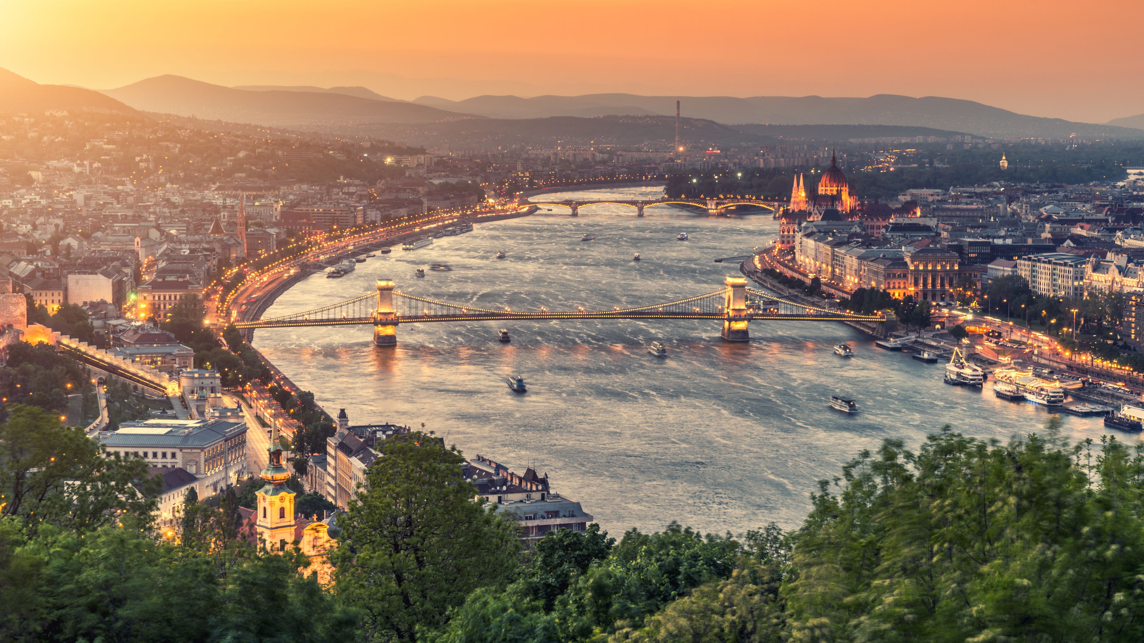 Budapestre költözik a Nemzetközi Úszószövetség központja