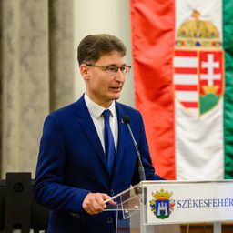 Székesfehérvár polgármestere válaszolt a Fehérvár FC-t az önkormányzatnak egy forintért felajánló tulajdonosnak