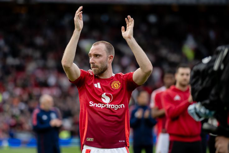 Hivatalos: három játékos távozik a Manchester Unitedtől