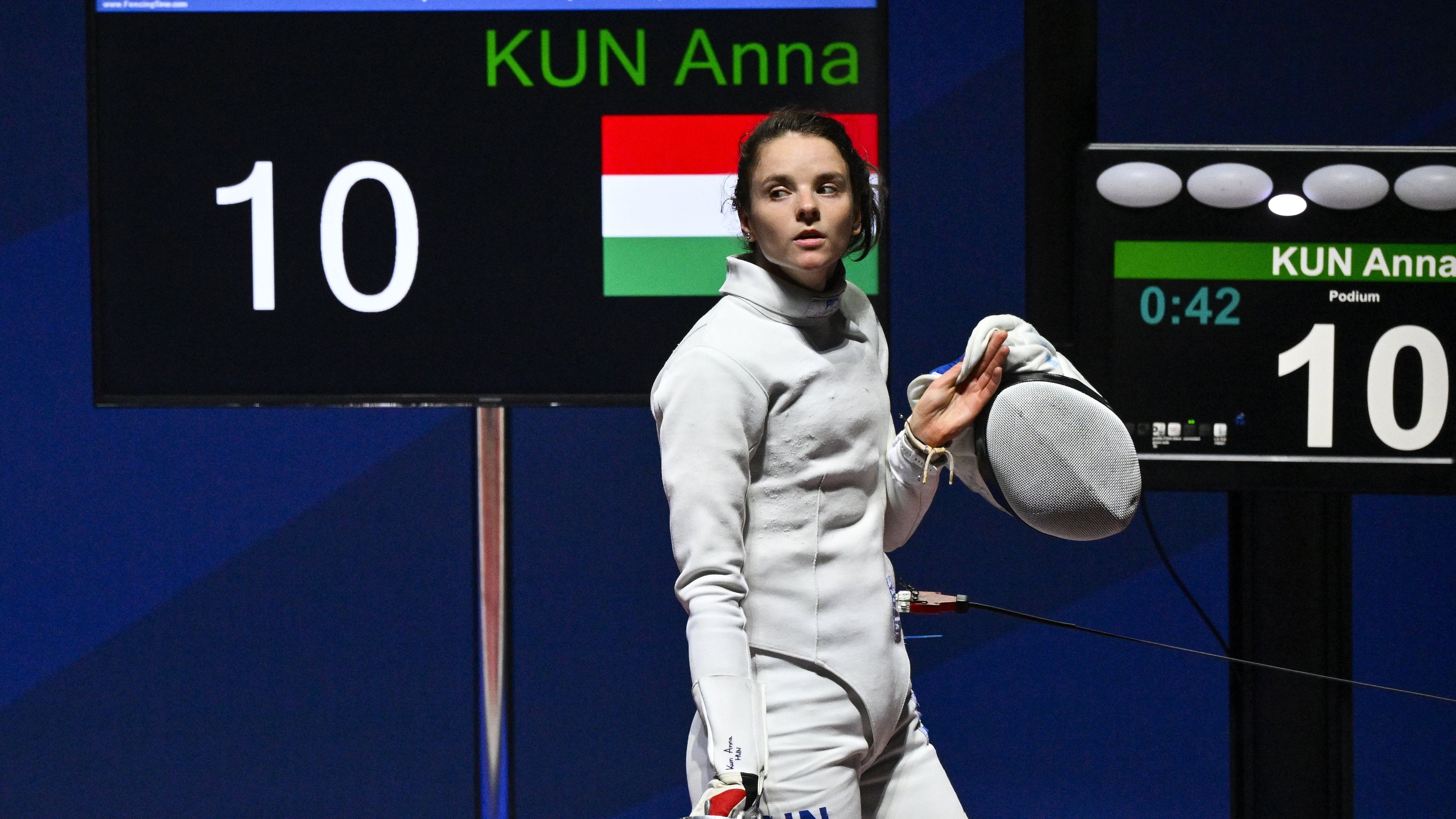 Kun Anna a női párbajtőrözők versenyének elődöntője után az Európa Játékokon a krakkói Tauron Arénában 2023. június 26-án. MTI/Czeglédi Zsolt