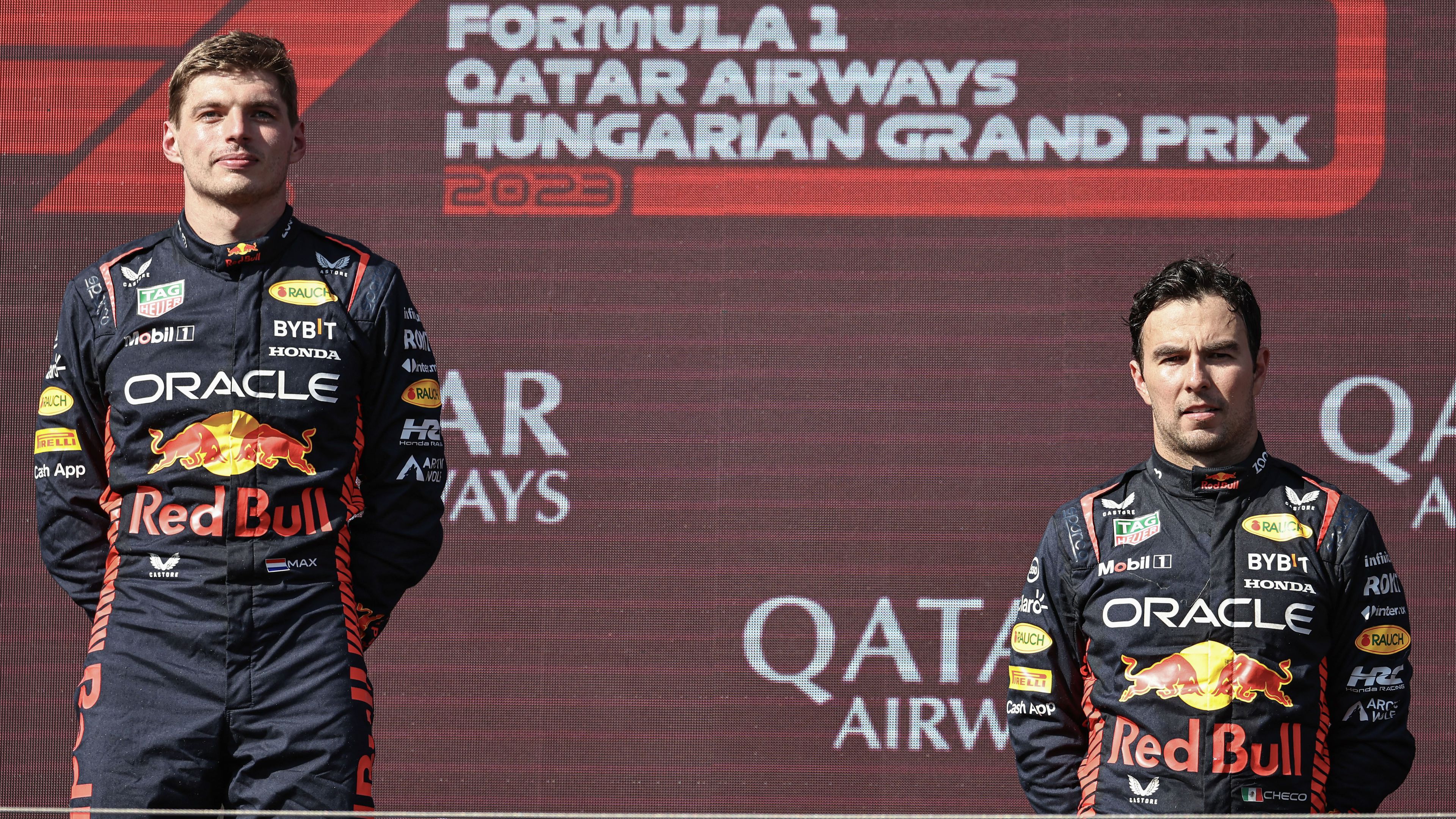 Sergio Pérez szerint hatalmas teher Max Verstappen mellett versenyezni
