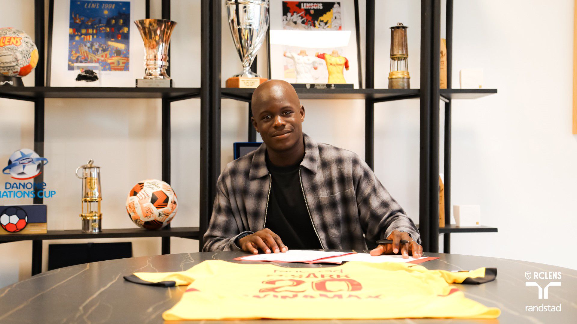 Sikerei helysínére tért vissza Malang Sarr. (Fotó: rclens.fr)