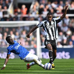 Az Al-Hilal ötszörös fizetésemeléssel csábítja a svédek sztárcsatárát