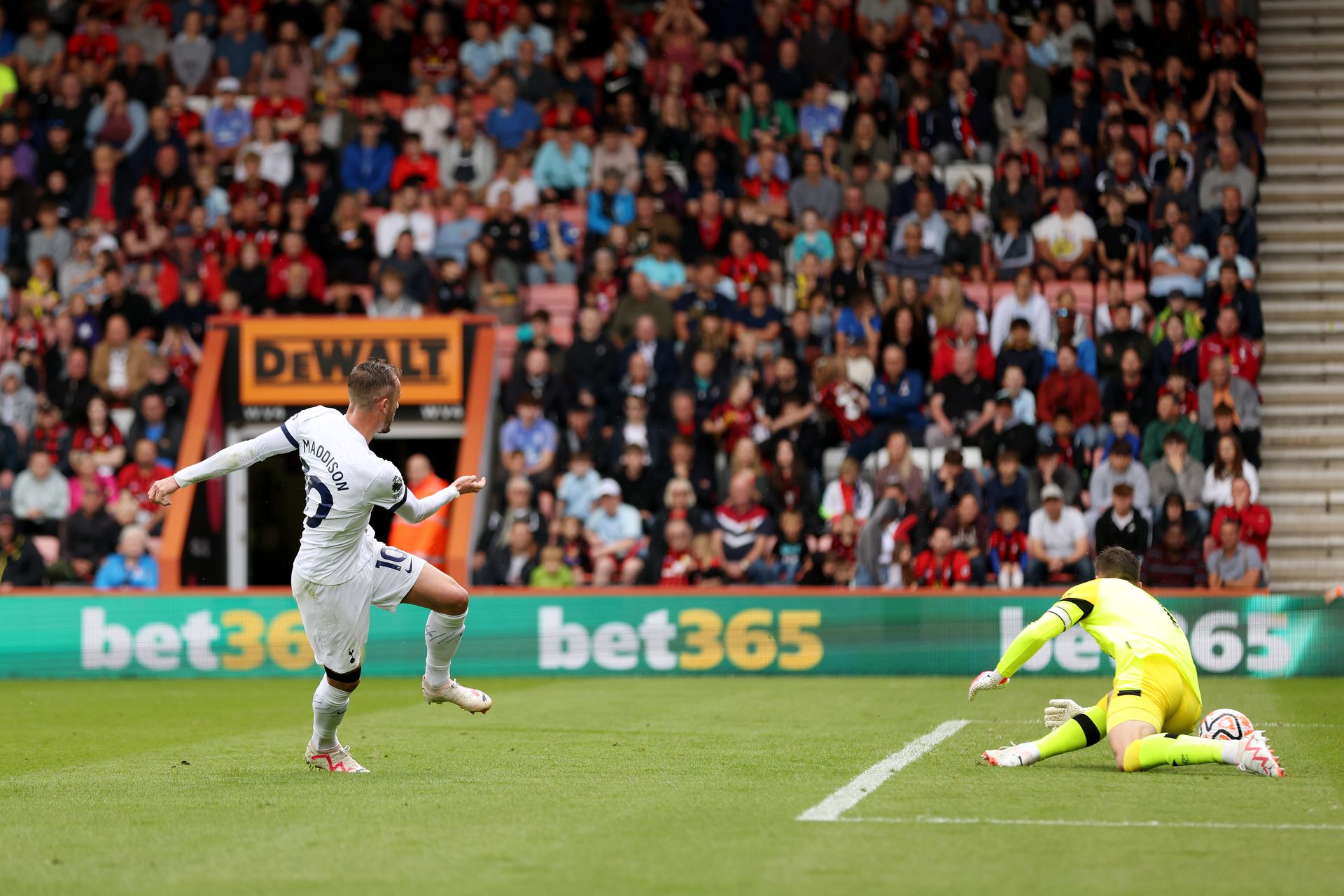 A Tottenham Maddison közeli gurításával szerzett vezetést a Bournemouth otthonában Fotó: Getty Images