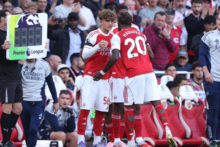 Személyi testőrök és külön öltöző: így óvja az Arsenal a 15 éves csodagyerekét