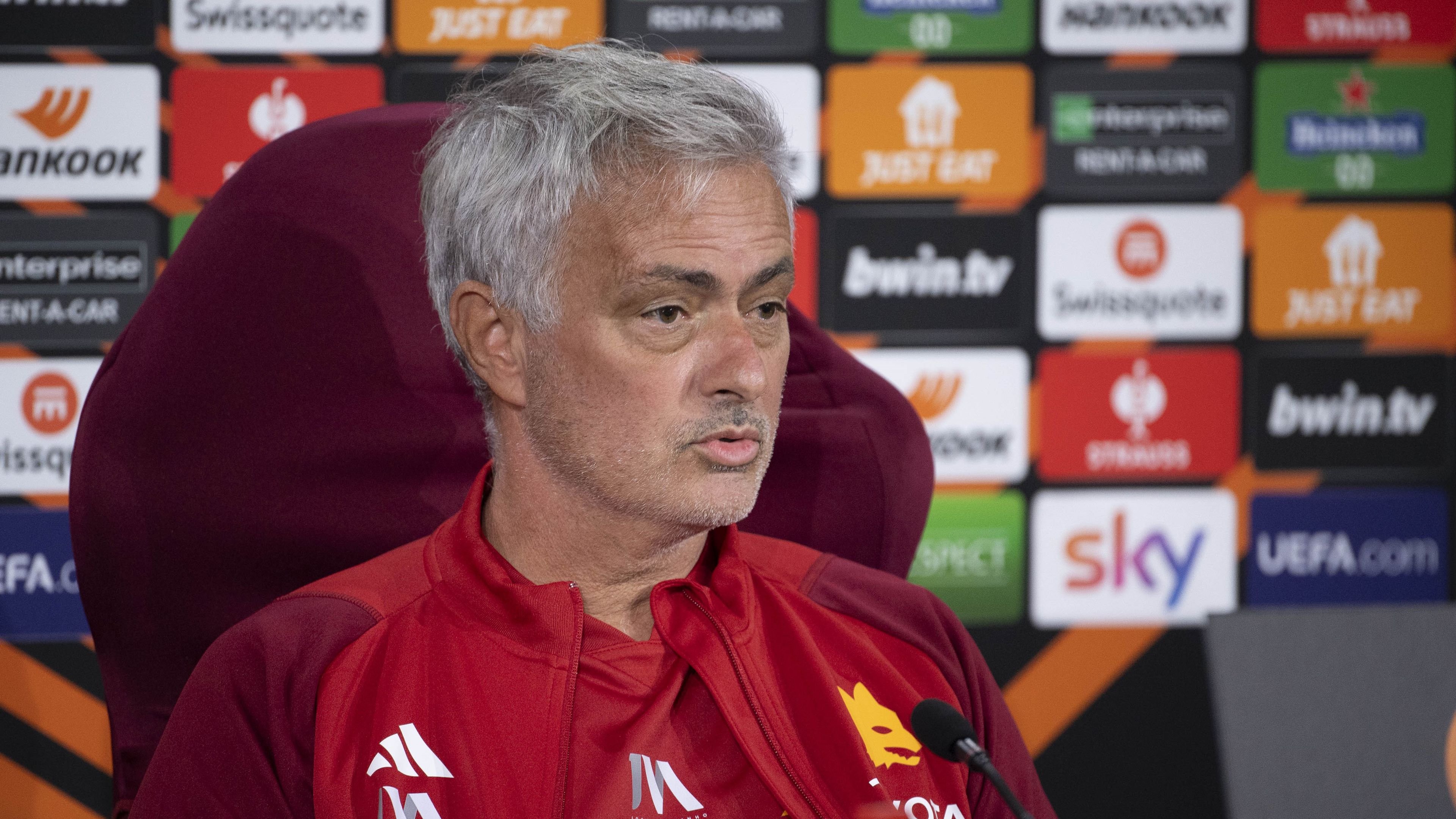 Mourinho kifakadt: „Kettős mércét alkalmaznak velem szemben”