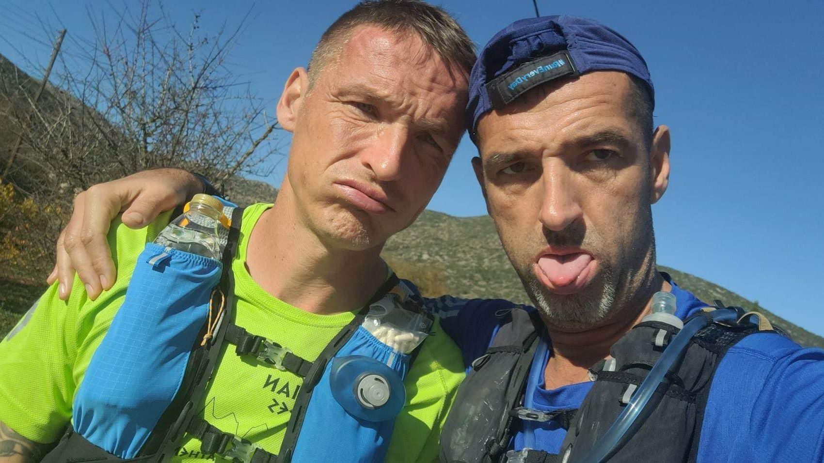 A Ferenczi, Blaskó párosnak az idén nem sikerült végigfutnia a dupla Spartathlont, de így is 245 kilométert (!) teljesített. (Fotó: Facebook/Authentic Phidippides Run Hungarian Team)