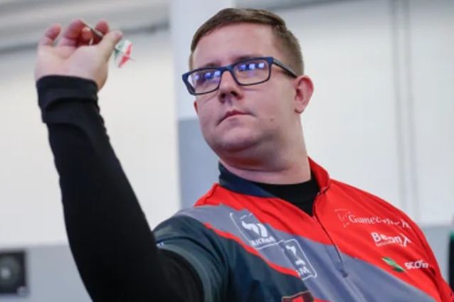 Ebben a sportban tényleg fontos az összpontosítás (Fotó: www.facebook.com/MagyarDarts)