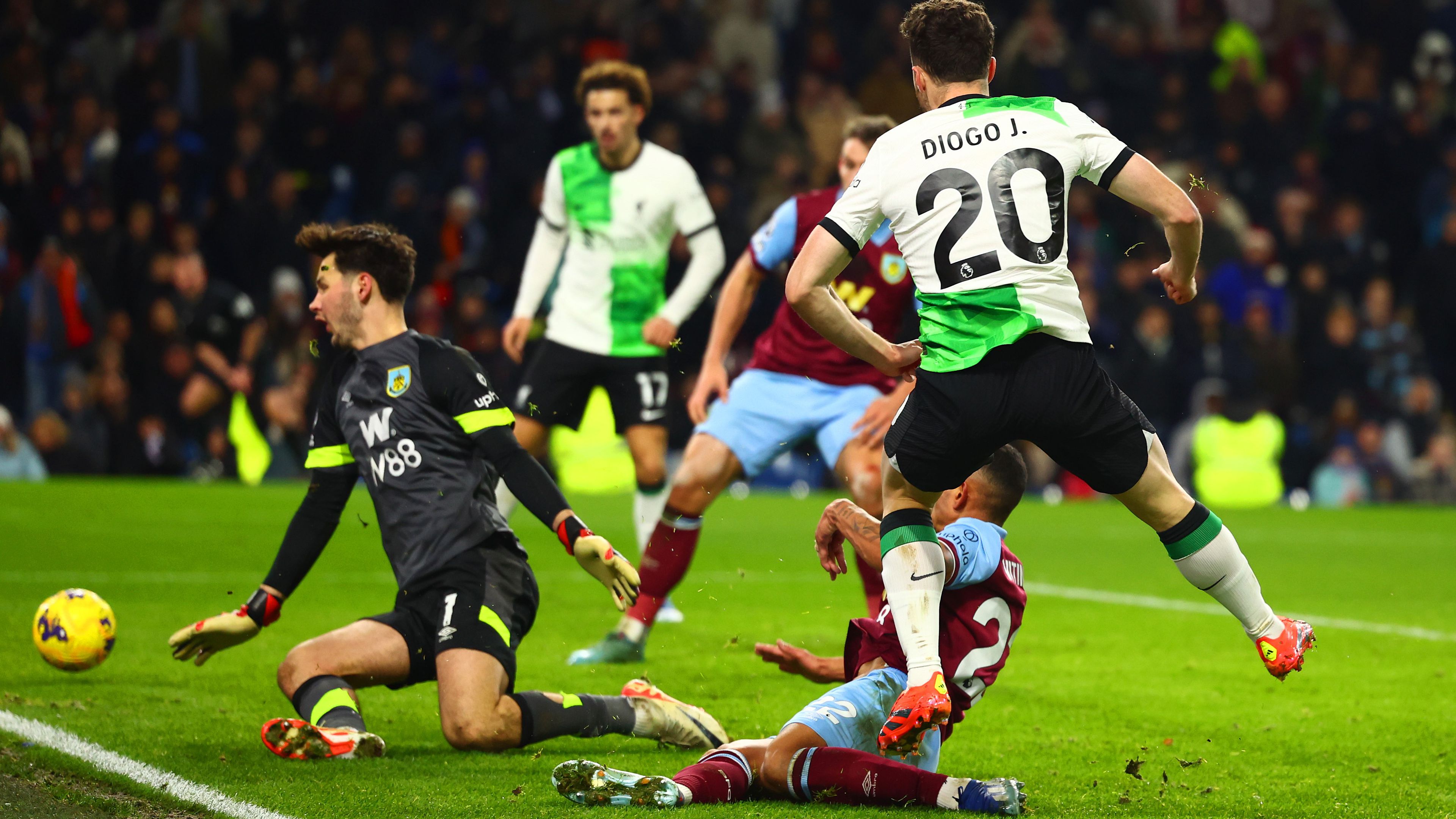 A Liverpool Diogo Jota góljával biztosította be a győzelmet a Burnley otthonában