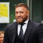 Éppen megúszta a szörnyű tragédiát az MMA-sztár, akit biciklizés közben ütött el egy autó