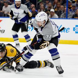 A Tampa Bay véget vetett a Boston győzelmi sorozatának az NHL-ben