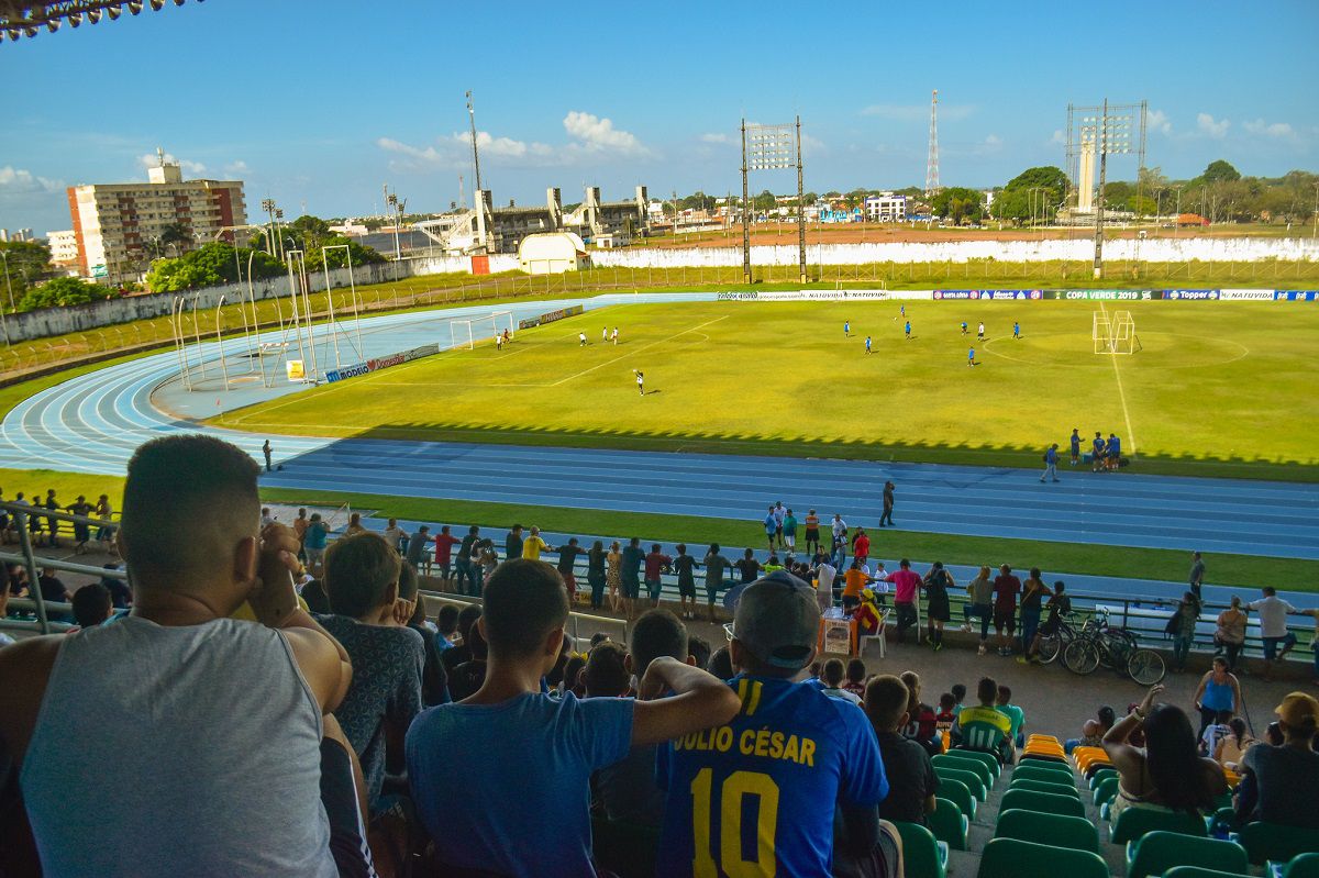 A 14 ezres stadionban a nézők állandóan Észak-Dél párharcot is élvezhetnek egyben / Fotó: Facebook