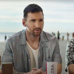Messi a Super Bowlon sörözik – videóval