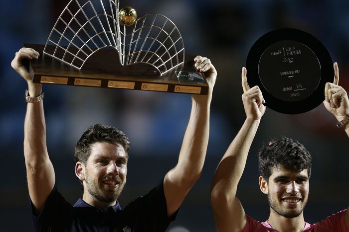 Cameron Norrie és Carlos Alcaraz a döntő után