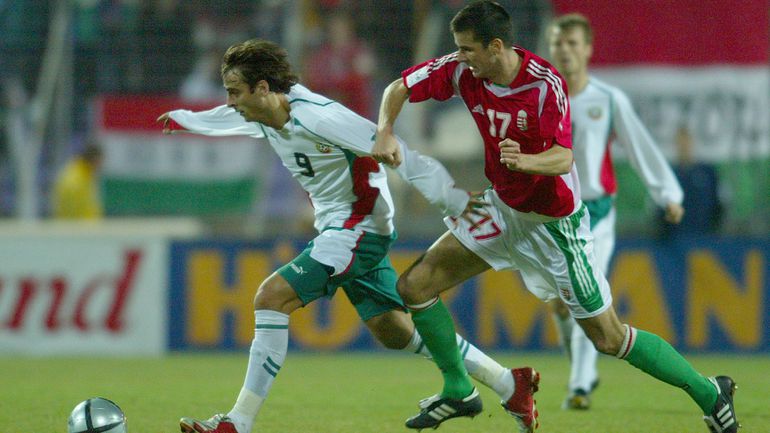 Dimitar Berbatov és Komlósi Ádám a 2005-ös, 1–1-re végződött budapesti vb-selejtezőn (Fotó: Ringier, archív)