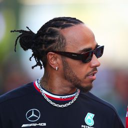 Hamiltonon is múlhat Charles Leclerc sorsa; a Ferrari versenyzője egyelőre tagad