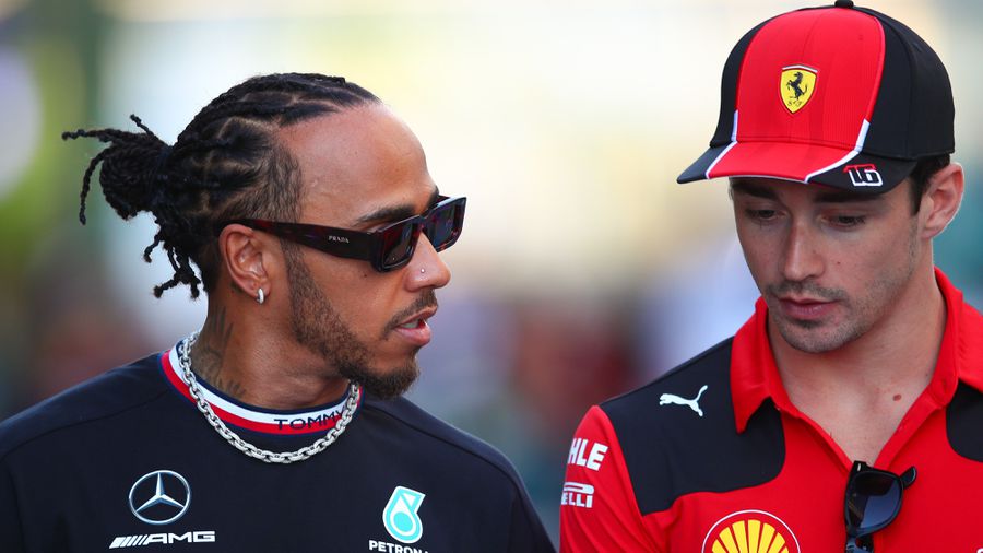 Hamiltonon is múlhat Charles Leclerc sorsa; a Ferrari versenyzője egyelőre tagad