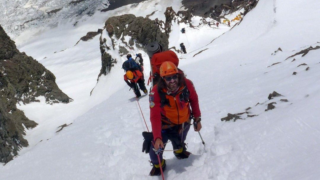 Klein Dáviddal útban a K2 kettes tábora felé 2016-ban. (Fotó: Suhajda Szilárd)