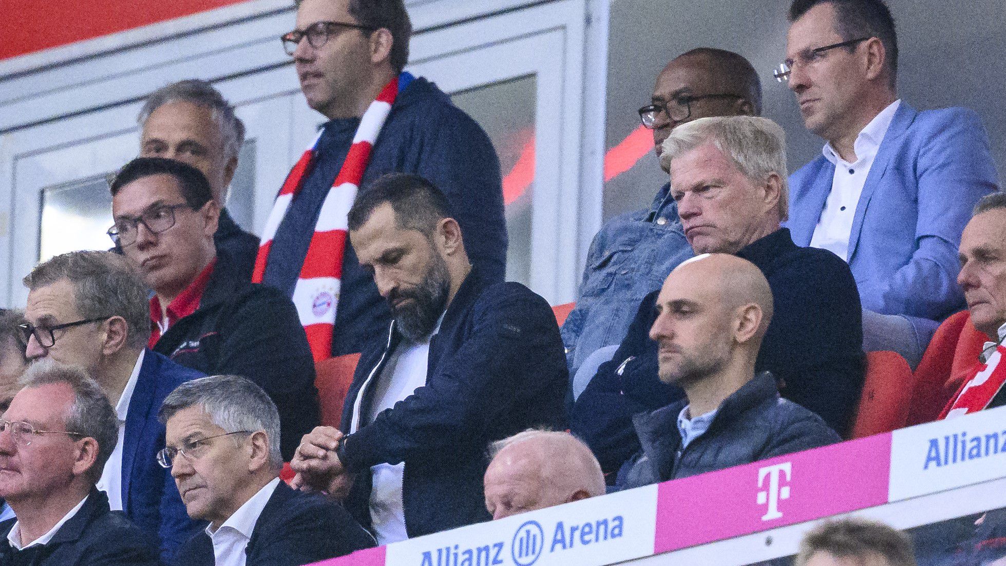 Bajnok lett a Bayern, azonnal kirúgták Oliver Kahnékat