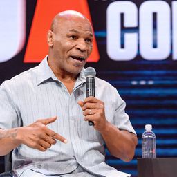 Mike Tyson rosszul lett a repülőgépen, orvosra volt szüksége