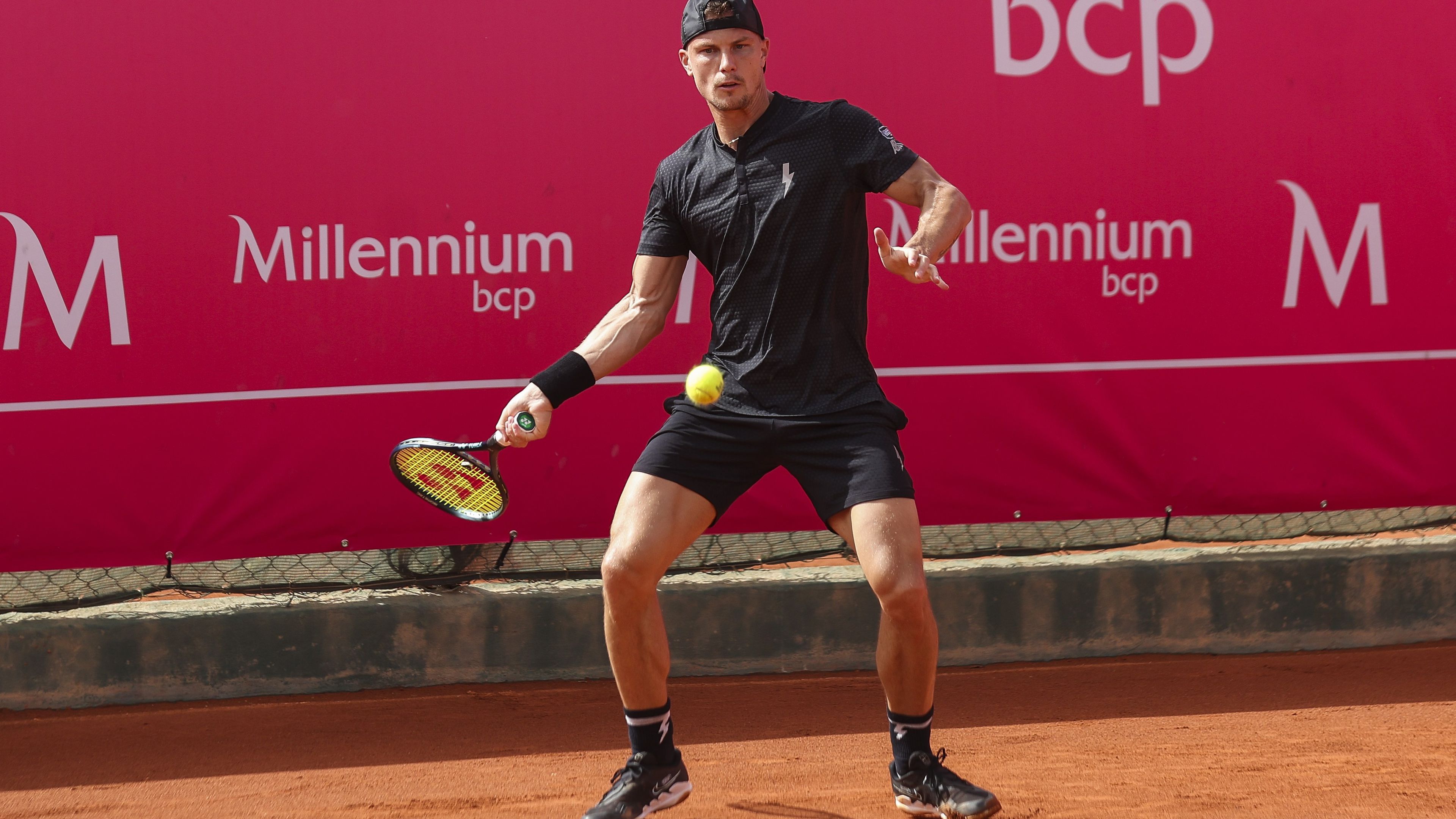 Két magyar is pályára lép a Roland Garroson, osztályozó a Bundesligában – hétfői sportműsor